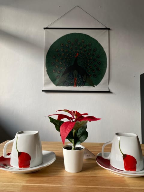 Coffee/tea facilities, Decorative detail, Dining area