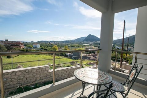 Patio, Day, Natural landscape, View (from property/room), Balcony/Terrace, Mountain view