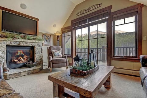 Crystal Peak Penthouse Nature lodge in Breckenridge