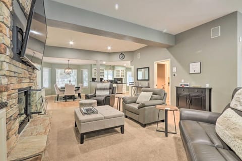 Crystal Bay Home with Fireplace Near Ski Resorts House in Post Falls