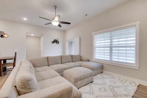 Family-Friendly Ozark Villa - Centrally Located House in Ozark