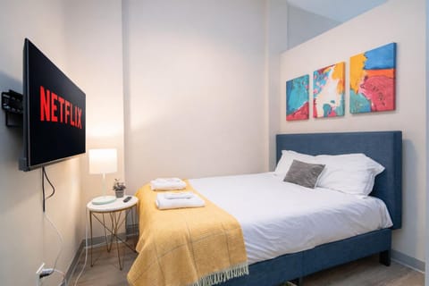 Modern 2BR in South Loop Near Soldier Field, Grant Park, Downtown, & Lakefront Trail Apartment in South Loop