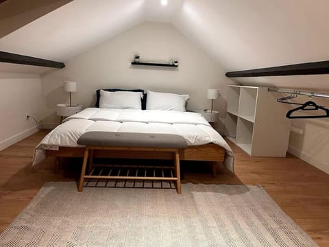 Bed, Bedroom, Breakfast, towels, wardrobe