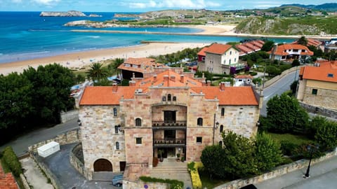 Property building, Day, Natural landscape, Bird's eye view, Beach, Sea view, Location