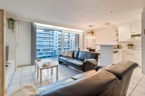 Living room, Seating area, kitchen