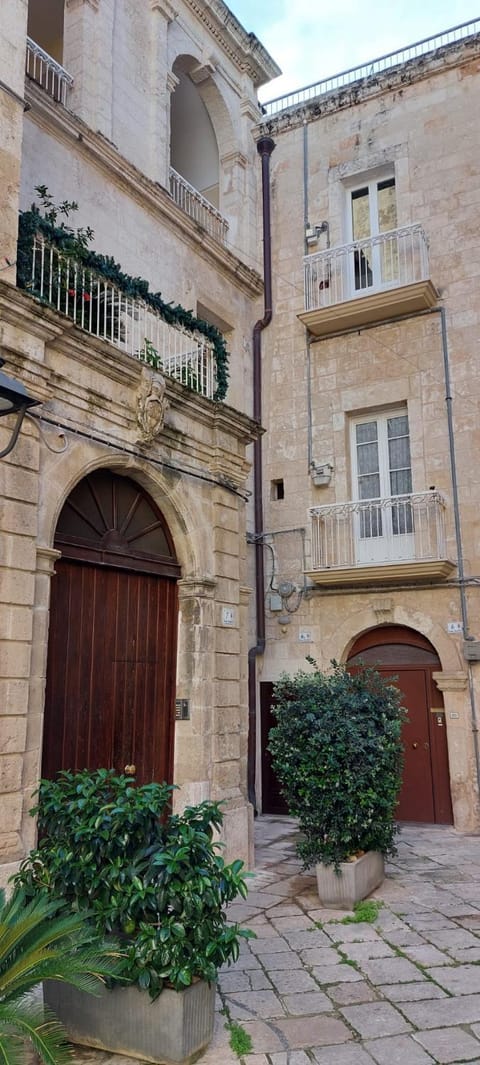 Property building, Facade/entrance