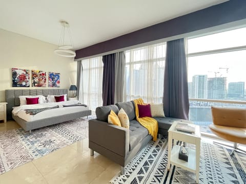 Bed, Seating area