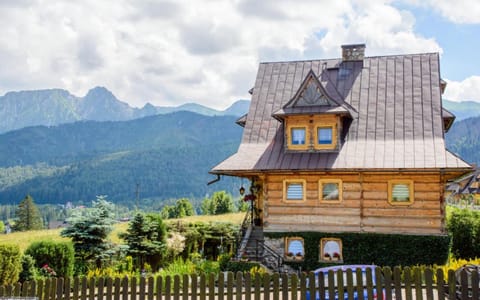 Property building, Day, Natural landscape, Mountain view