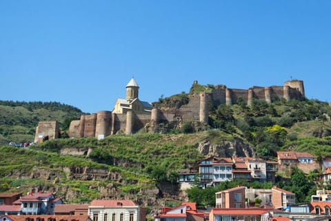 Nearby landmark, Day, Natural landscape, City view, Landmark view, Mountain view