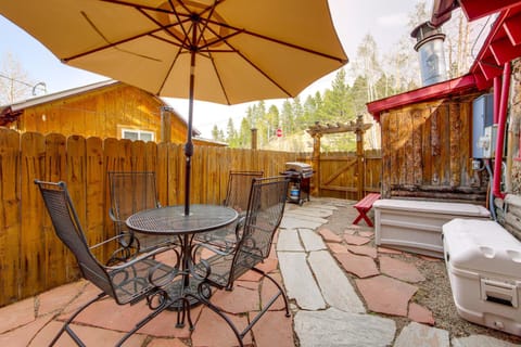 1 Mi to Grand Lake Pet-Friendly Cabin with Grill! Cabin in Rocky Mountain National Park