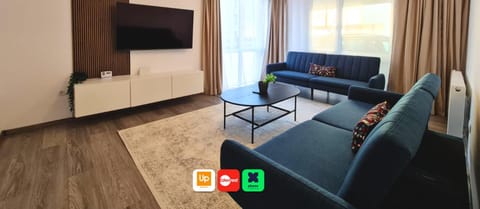 Communal lounge/ TV room, TV and multimedia, Living room, Dining area