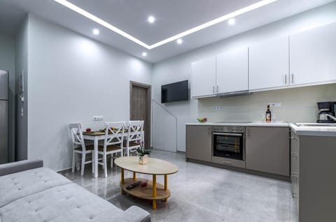 Living room, Seating area, Dining area, pet friendly, stove