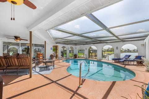 Lake View - Villa Royale - Roelens Vacations House in Cape Coral