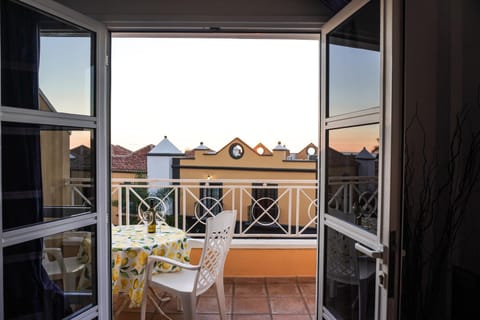 Day, View (from property/room), Balcony/Terrace, Dining area