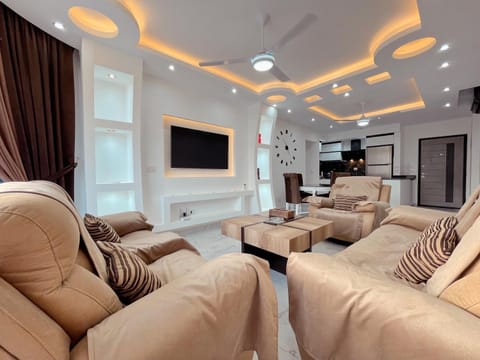Living room, Seating area