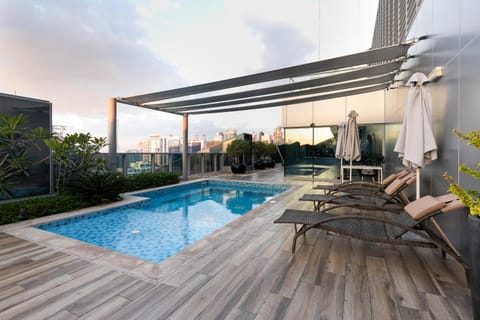 Patio, Day, Swimming pool, sunbed