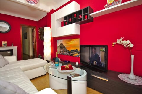 Communal lounge/ TV room, TV and multimedia, Living room, Seating area