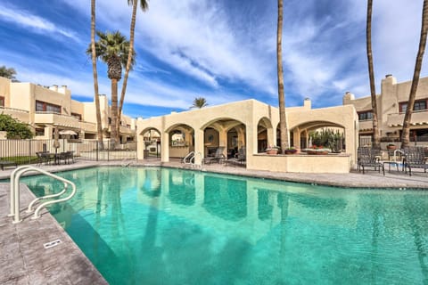 2 Mi to Old Town! Desert Oasis with Pool Access Apartment in Paradise Valley