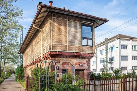 Property building, Facade/entrance, Off site