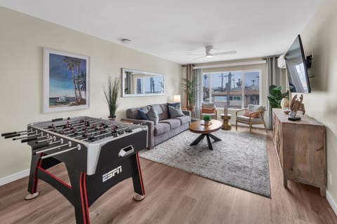 Communal lounge/ TV room, TV and multimedia
