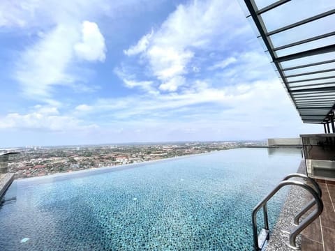 View (from property/room), Pool view, Swimming pool, Swimming pool