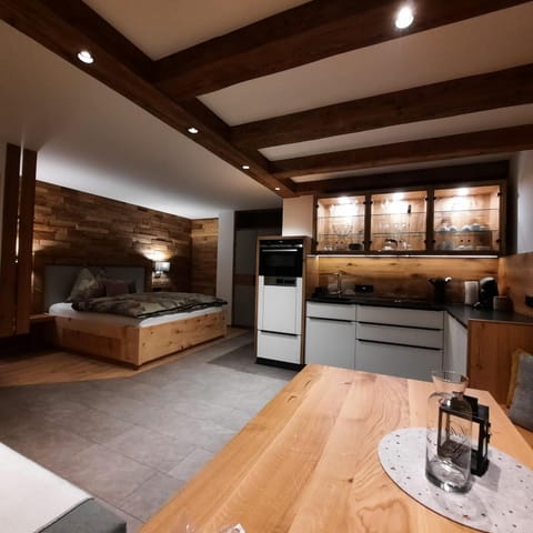 Bed, Kitchen or kitchenette