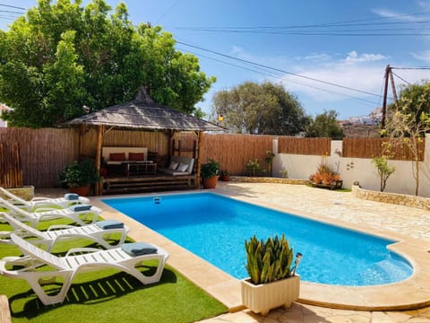 Garden, Garden view, Swimming pool, sunbed
