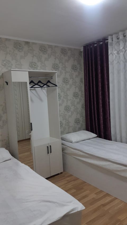 Bed, TV and multimedia, Bedroom, internet, wardrobe