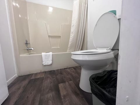 Smith Motel Motel in Calhoun