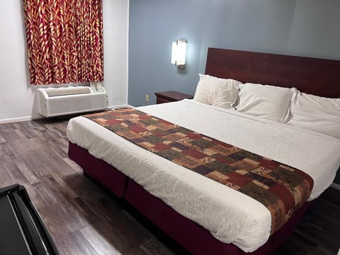 Smith Motel Motel in Calhoun