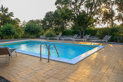 Day, Pool view, Swimming pool, sunbed