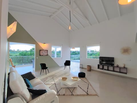 TV and multimedia, Balcony/Terrace, Living room, Seating area