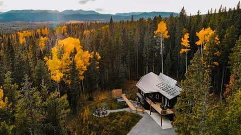 Property building, Hot Tub, Sauna, Mountain view, fireplace