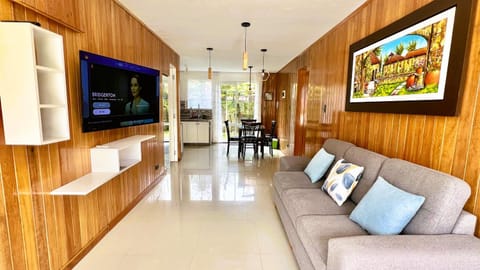 Communal lounge/ TV room, TV and multimedia, Living room
