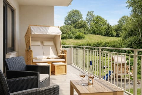 View (from property/room), Balcony/Terrace, Seating area, Garden view