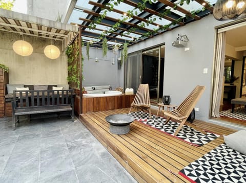 Off site, People, Balcony/Terrace, Garden view, Dinner