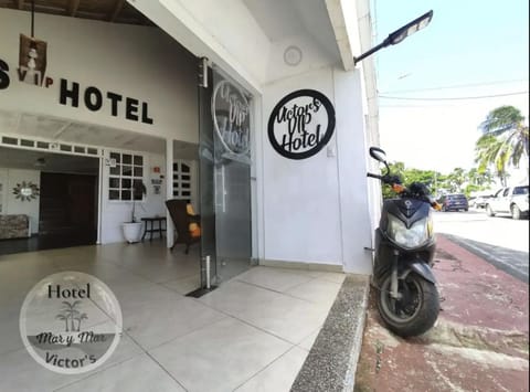Facade/entrance