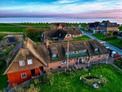 Property building, Location