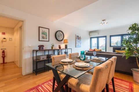 Living room, Dining area
