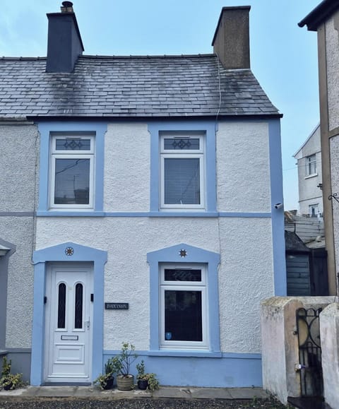 Bodeinion House in Wales