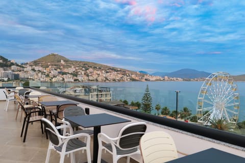 Day, Natural landscape, View (from property/room), Balcony/Terrace, Lounge or bar, Sea view