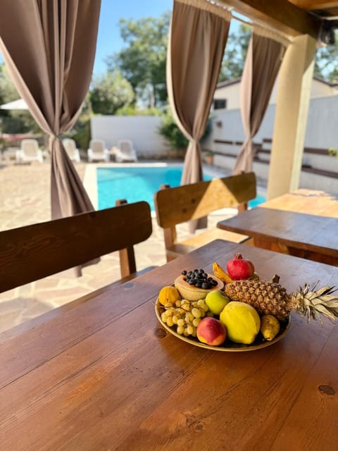 Food and drinks, Swimming pool