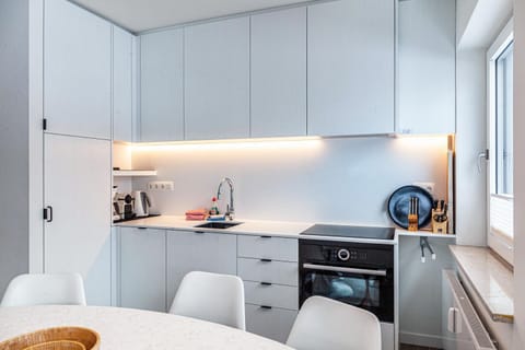 Kitchen or kitchenette, Living room