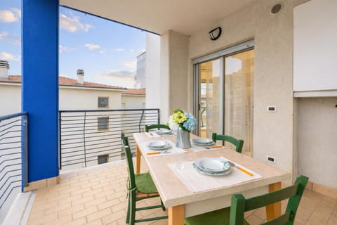 Patio, View (from property/room), Balcony/Terrace, Dining area