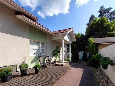 Property building, Day