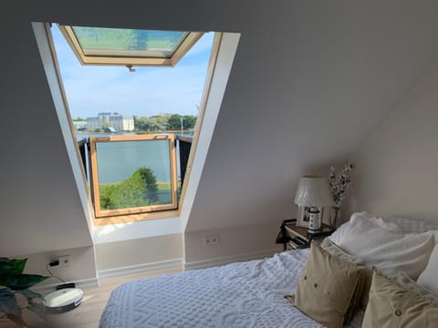 View (from property/room), Balcony/Terrace, Bedroom