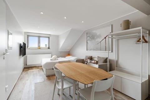 Living room, Photo of the whole room, Seating area, Dining area