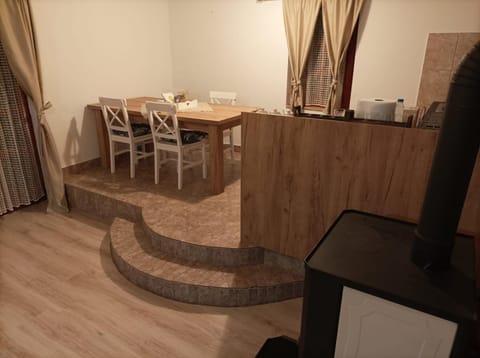 Kitchen or kitchenette, Living room, Seating area, Dining area