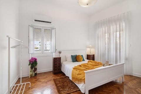 Bed, Photo of the whole room, Bedroom, towels, air conditioner