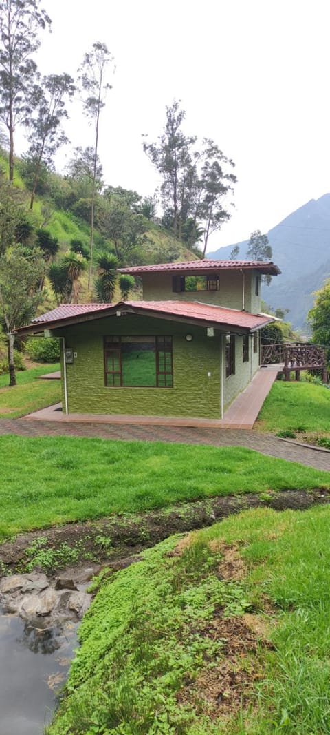 Property building, Day, Natural landscape, Garden, Garden, Garden view